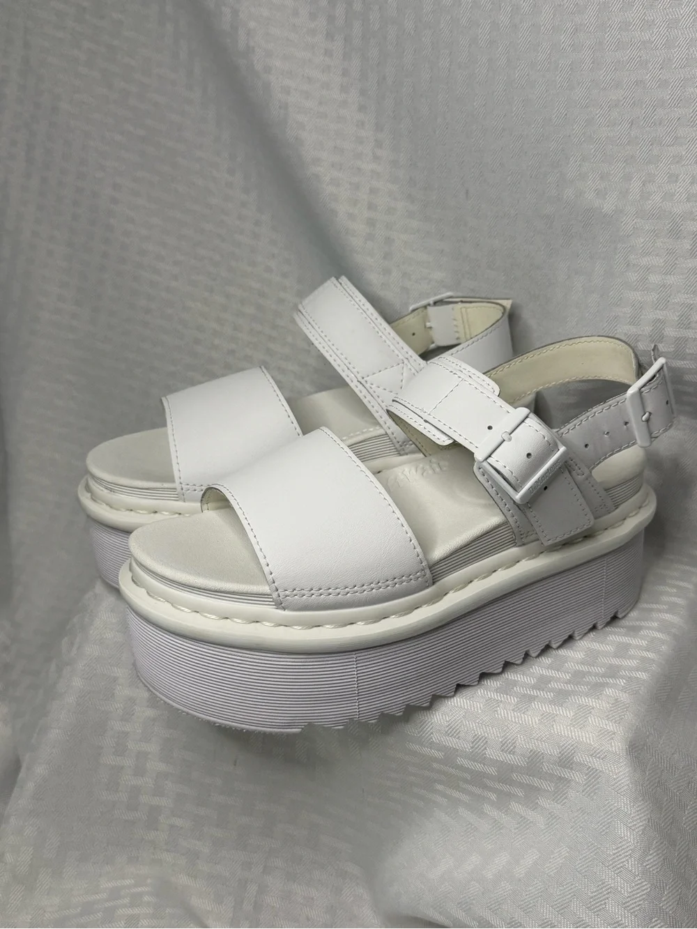 Doctor Marten’s Voss Mono Leather Platform strap Buckle Sandals